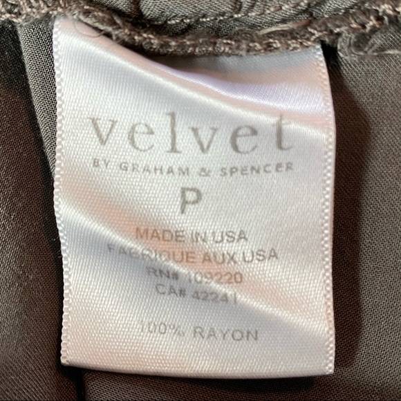 Bundle of TWO Anthro Velvet by Graham & Spencer Green-Grey & Cream Tank Tops Med - Picture 8 of 12